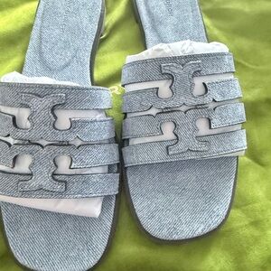 Tori Burch flat sandals blue denim new in box size 7